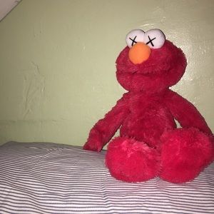 KAWSxSesame street Elmo plush